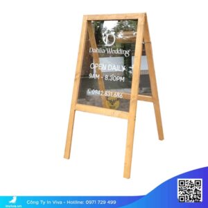 Standee chữ A phong cách hiện đại