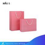Túi-giấy-cho-shop-thời-trang-đựng-quần-áo-5Túi-giấy-đựng-quần-áo