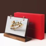 Thiết kế mẫu lịch năm mới độc quyền, có in ấn thông tin công ty