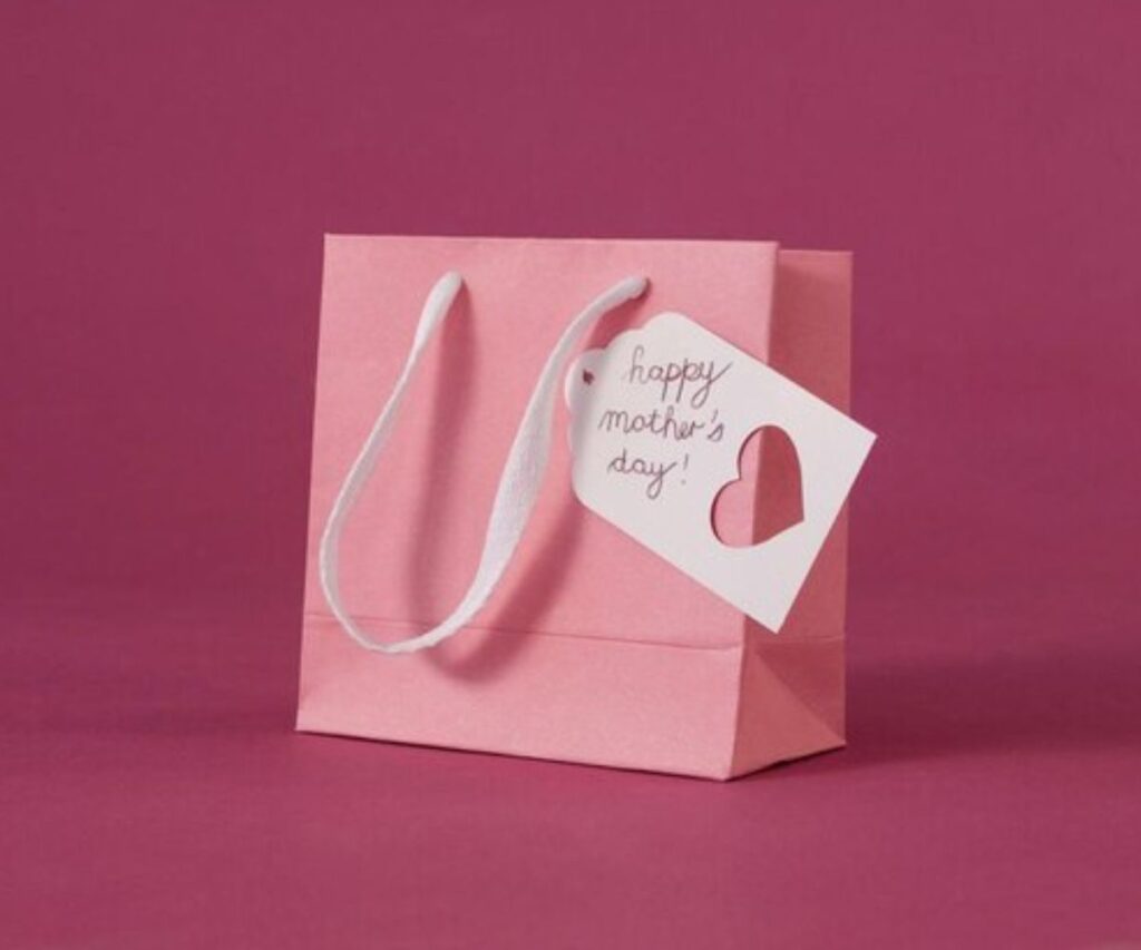 Xưởng in túi giấy hồng theo yêu cầu, giá rẻ tại HCM