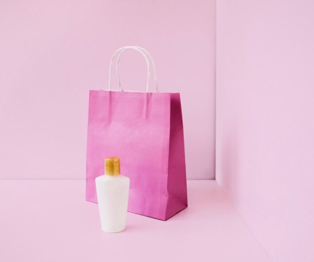 Xưởng in túi giấy hồng theo yêu cầu, giá rẻ tại HCM