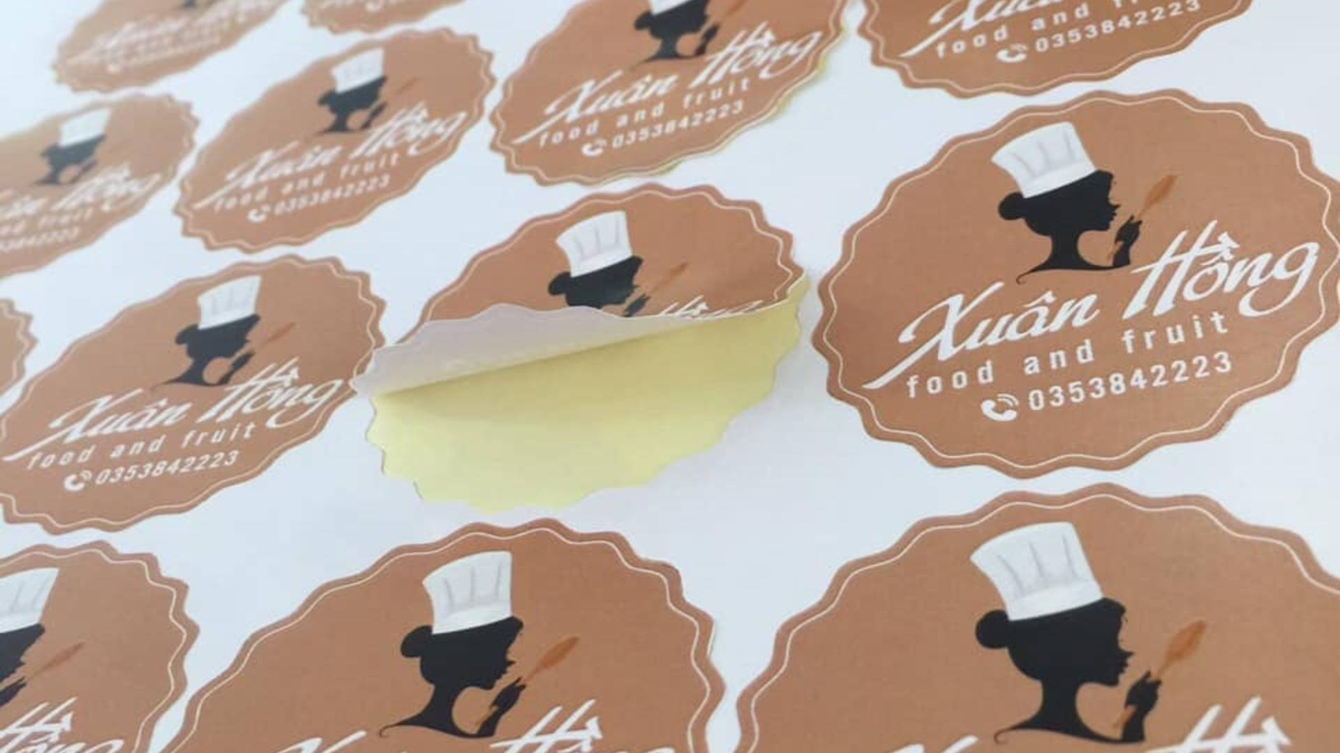 Mẫu tem dán chất liệu decal sữa cán mờ cho tiệm bánh Xuân Hồng