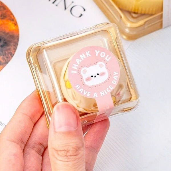 In tem dán hộp bánh xinh xắn