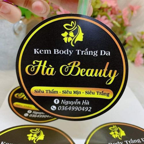Bạn nên sắp xếp bố cục hợp lý để các thông tin và hình ảnh trên tem dễ đọc