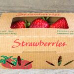 Hình ảnh thùng carton đựng dâu tây