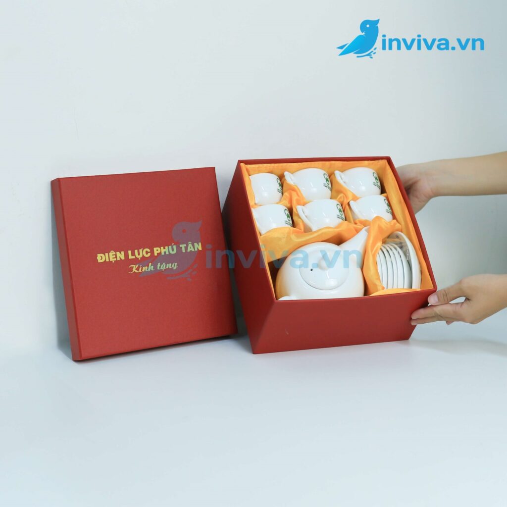 Dịch vụ in ấm trà, ấm chén theo yêu cầu, giá tốt từ 200.000đ/bộ tại HCM - In Viva