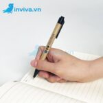 Dịch vụ in bút bi quảng cáo theo yêu cầu, giá tốt từ 5.000đ/sản phẩm