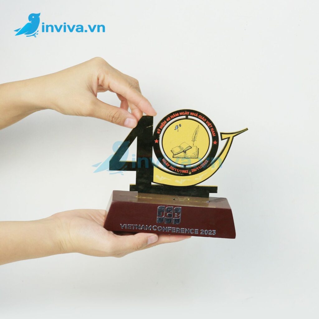 Dịch vụ in kỷ niệm chương theo yêu cầu, giá tốt từ 100.000đ tại HCM - Thiết kế mẫu miễn phí - Inviva.vn