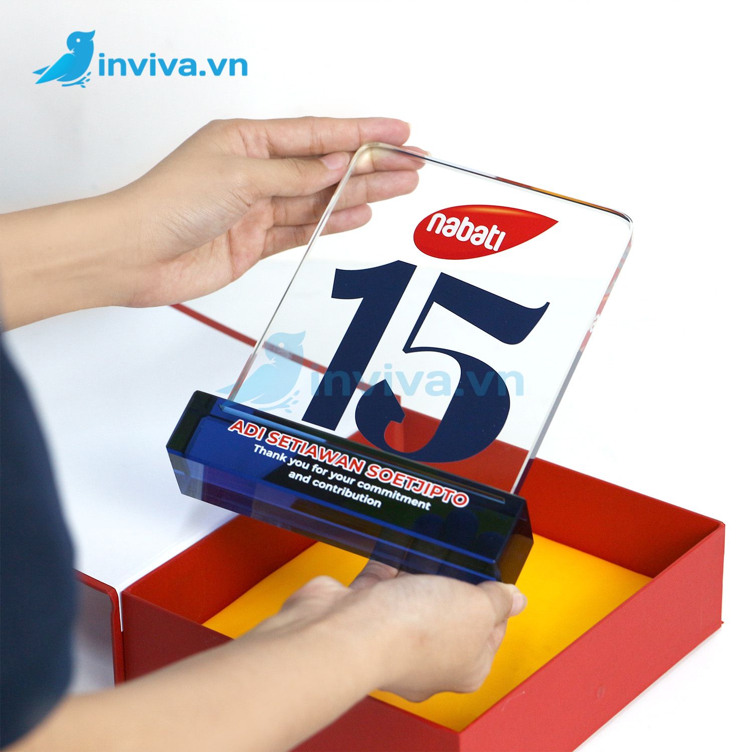 Dịch vụ in kỷ niệm chương theo yêu cầu, giá tốt từ 100.000đ tại HCM - Thiết kế mẫu miễn phí