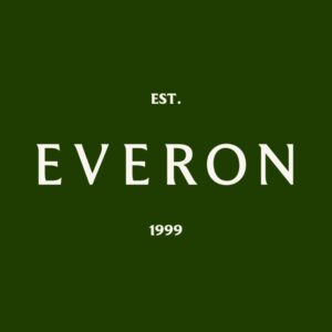 Logo Everon nền xanh rêu