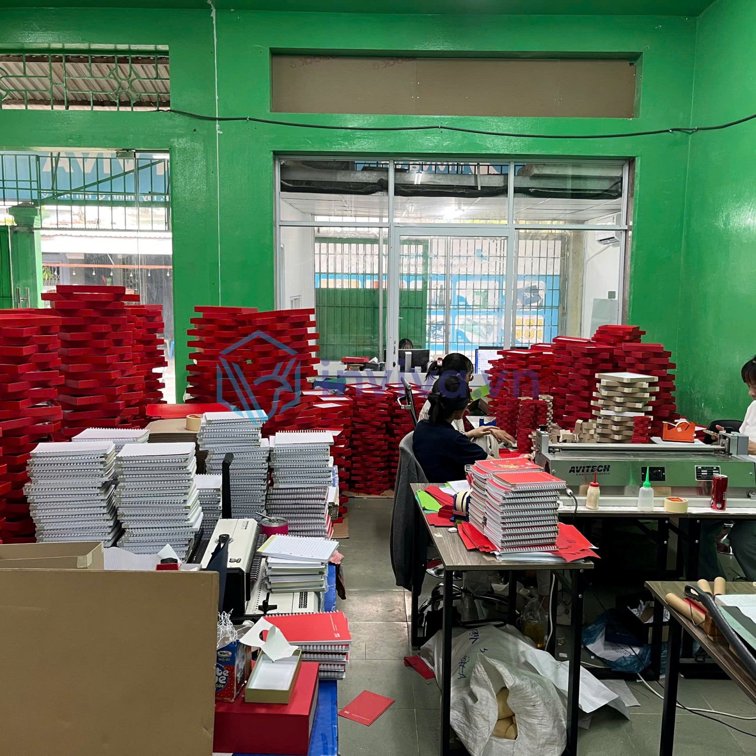 Hình ảnh xưởng thiết kế, in ấn, sản xuất In Viva